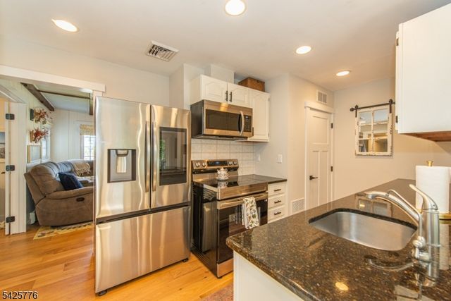 1 Shawnee Trl, Sparta Twp., NJ 07871