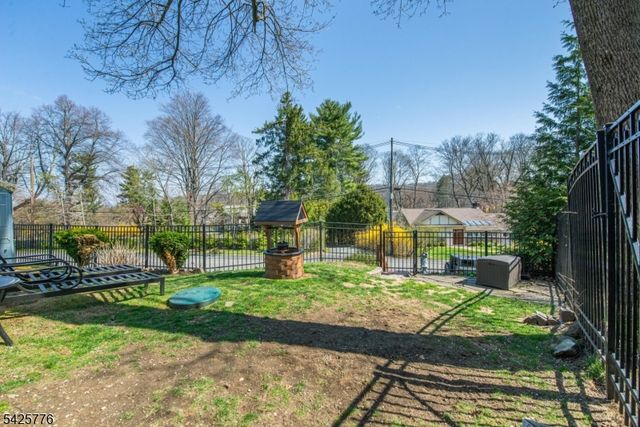 1 Shawnee Trl, Sparta Twp., NJ 07871