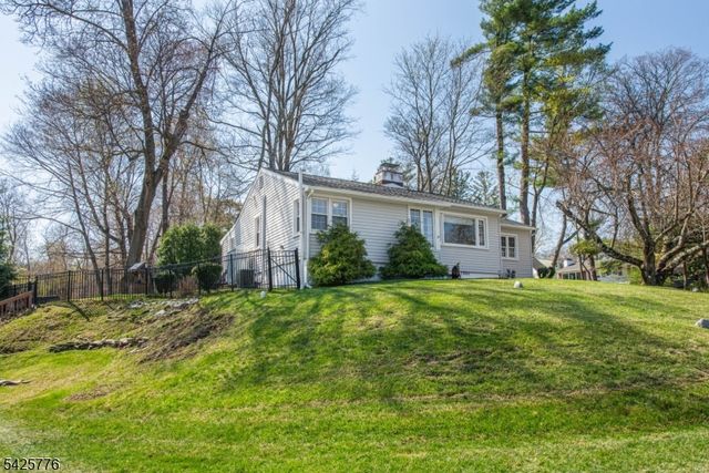 1 Shawnee Trl, Sparta Twp., NJ 07871