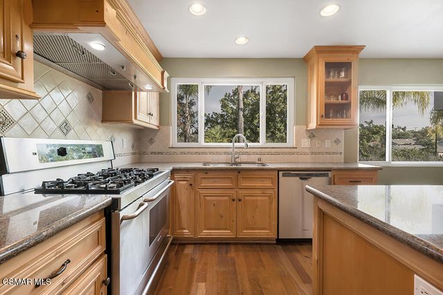 199 W Sidlee Street, Thousand Oaks, CA 91360