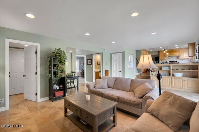 199 W Sidlee Street, Thousand Oaks, CA 91360