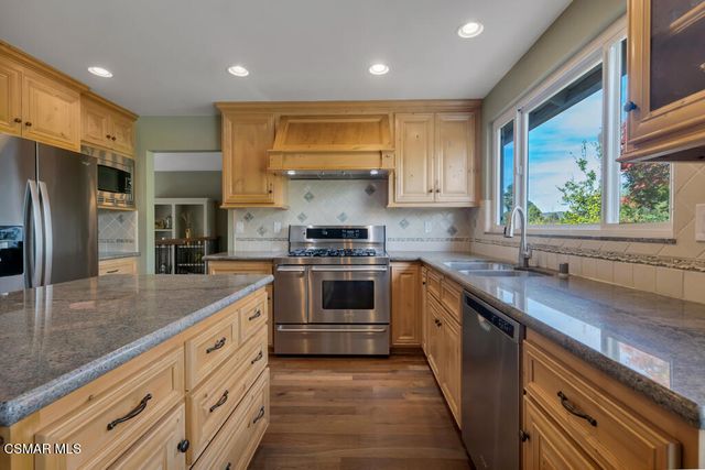 199 W Sidlee Street, Thousand Oaks, CA 91360