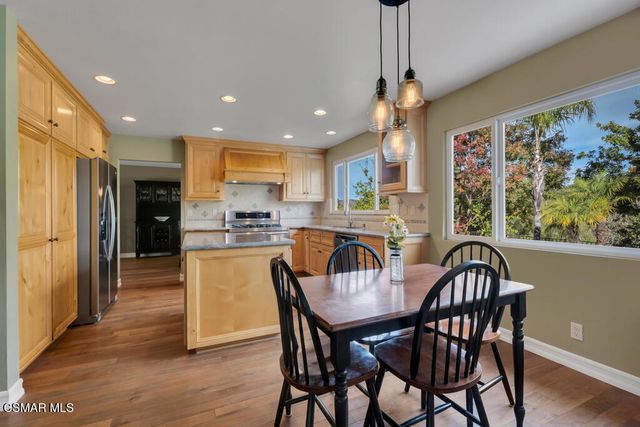 199 W Sidlee Street, Thousand Oaks, CA 91360