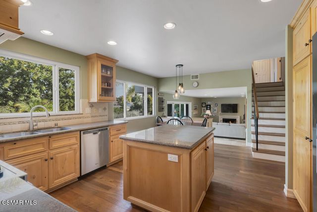 199 W Sidlee Street, Thousand Oaks, CA 91360