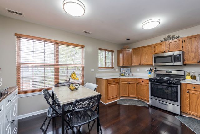 6764 E Monticello Court 13, Gurnee, IL 60031
