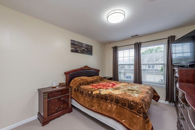 6764 E Monticello Court 13, Gurnee, IL 60031