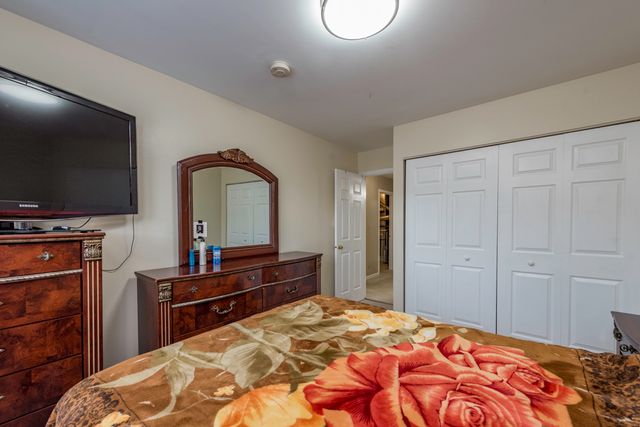 6764 E Monticello Court 13, Gurnee, IL 60031