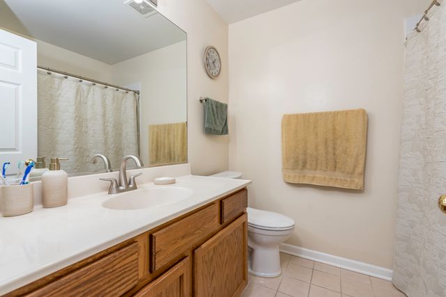 6764 E Monticello Court 13, Gurnee, IL 60031