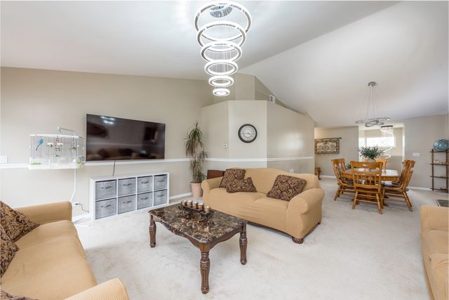 6764 E Monticello Court 13, Gurnee, IL 60031