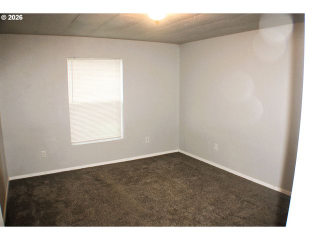 165 Ne OAK St, Myrtle Creek, OR 97457