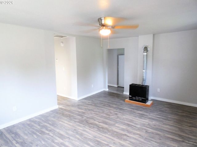 165 Ne OAK St, Myrtle Creek, OR 97457