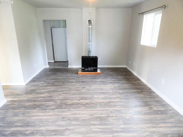 165 Ne OAK St, Myrtle Creek, OR 97457