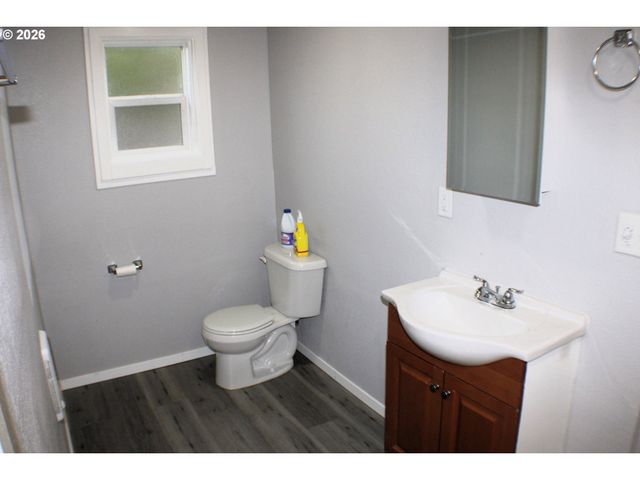 165 Ne OAK St, Myrtle Creek, OR 97457