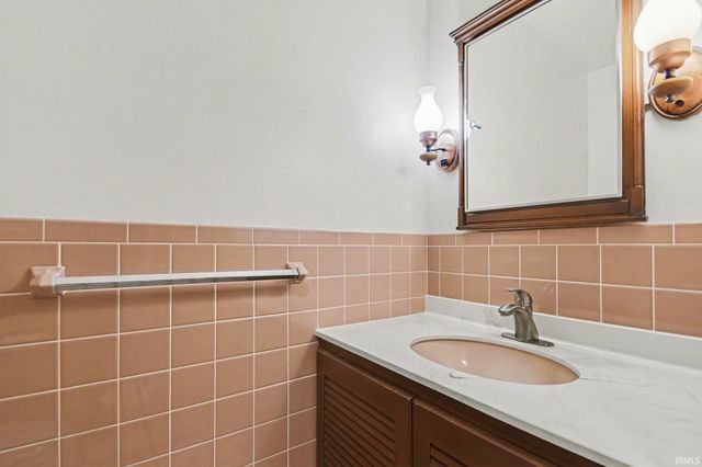 23456 Greenleaf Boulevard, Elkhart, IN 46514