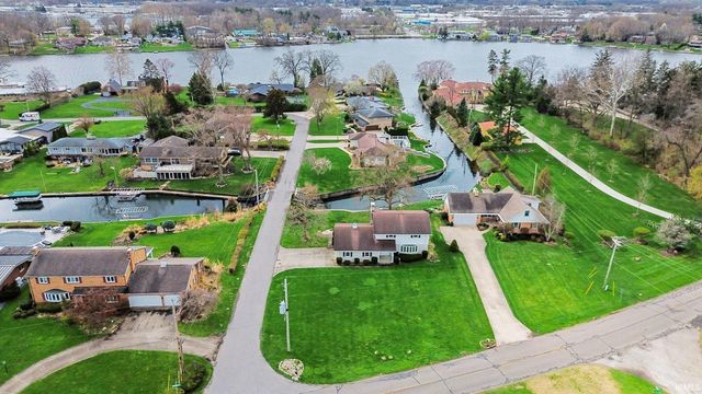 23456 Greenleaf Boulevard, Elkhart, IN 46514