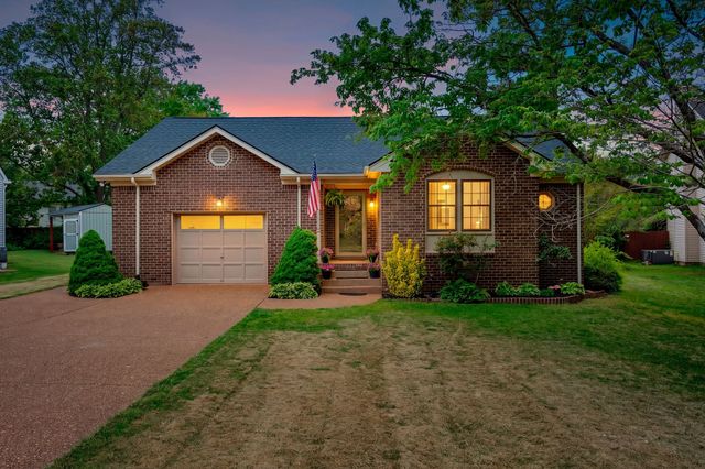 215 Devrow Ct, Franklin, TN 37064