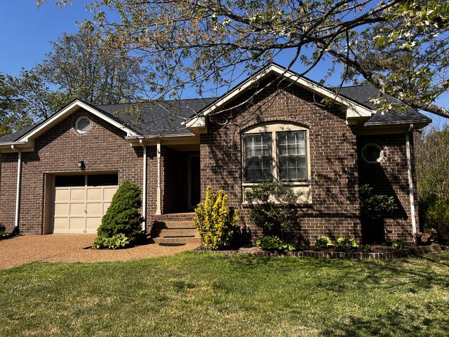 215 Devrow Ct, Franklin, TN 37064