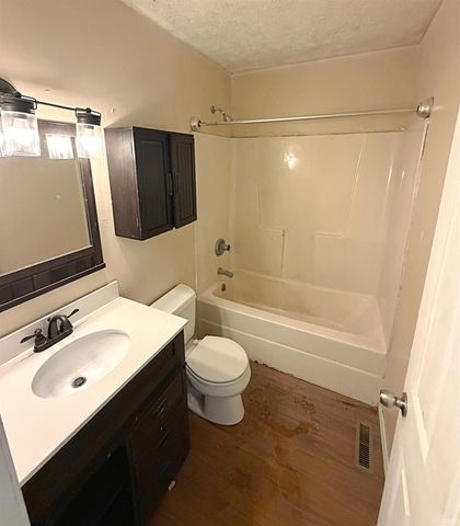 163 J Hunter Drive, Bedford, IN 47421