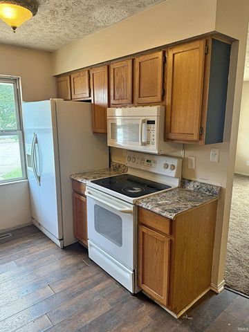 163 J Hunter Drive, Bedford, IN 47421