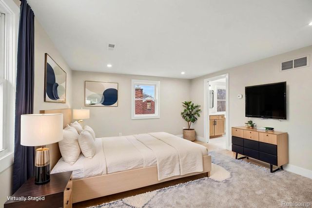 327 Normandy Road, Royal Oak, MI 48073
