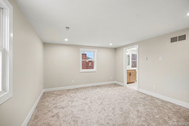 327 Normandy Road, Royal Oak, MI 48073