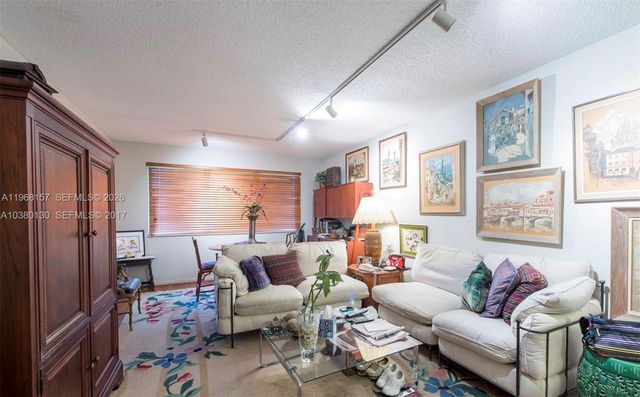 2200 Park Ln 105, Hollywood, FL 33021