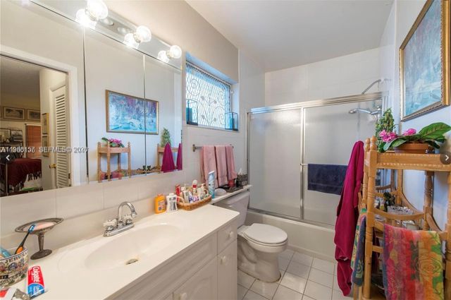 2200 Park Ln 105, Hollywood, FL 33021