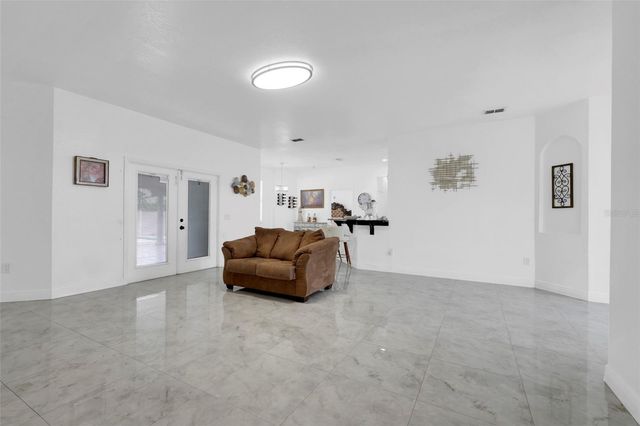 2735 BERKFORD CIRCLE, Lakeland, FL 33810