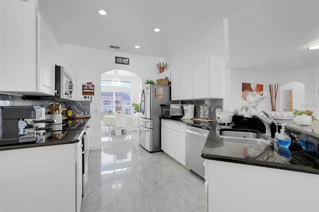 2735 BERKFORD CIRCLE, Lakeland, FL 33810