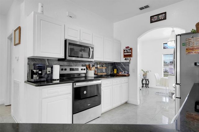 2735 BERKFORD CIRCLE, Lakeland, FL 33810
