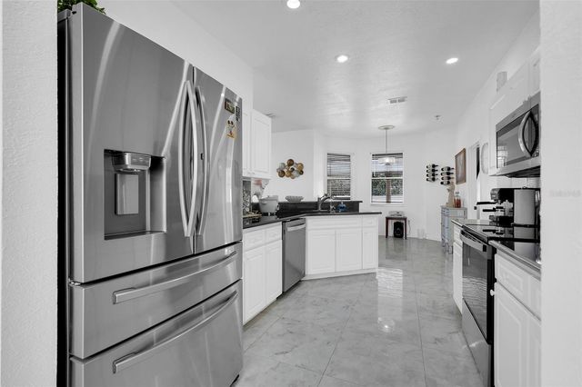 2735 BERKFORD CIRCLE, Lakeland, FL 33810