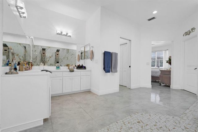 2735 BERKFORD CIRCLE, Lakeland, FL 33810