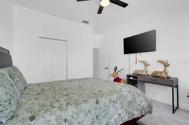2735 BERKFORD CIRCLE, Lakeland, FL 33810