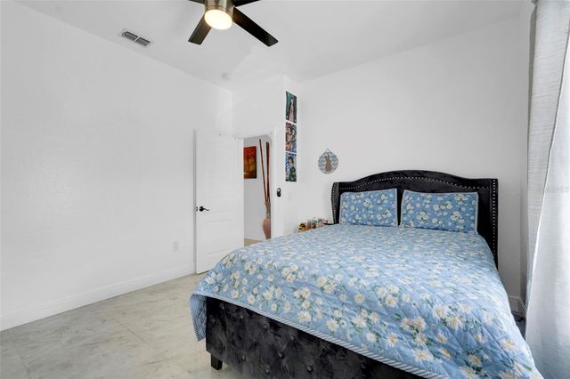 2735 BERKFORD CIRCLE, Lakeland, FL 33810