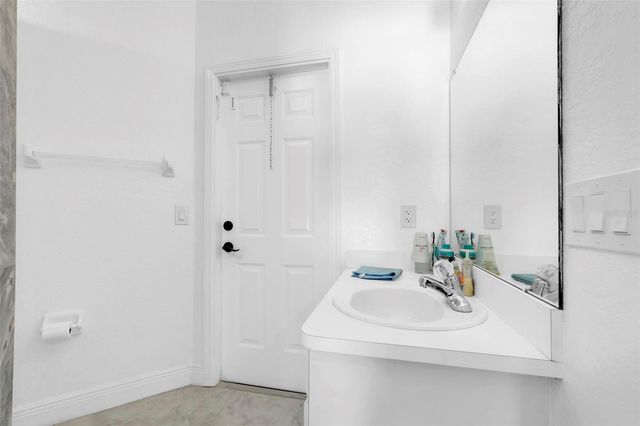 2735 BERKFORD CIRCLE, Lakeland, FL 33810