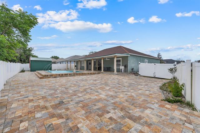 2735 BERKFORD CIRCLE, Lakeland, FL 33810