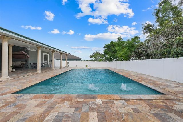 2735 BERKFORD CIRCLE, Lakeland, FL 33810