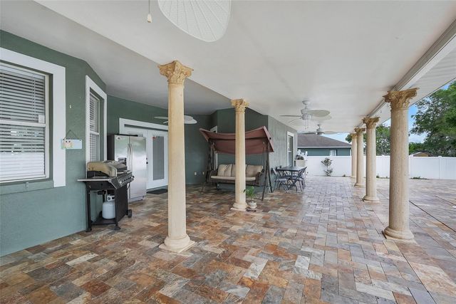 2735 BERKFORD CIRCLE, Lakeland, FL 33810