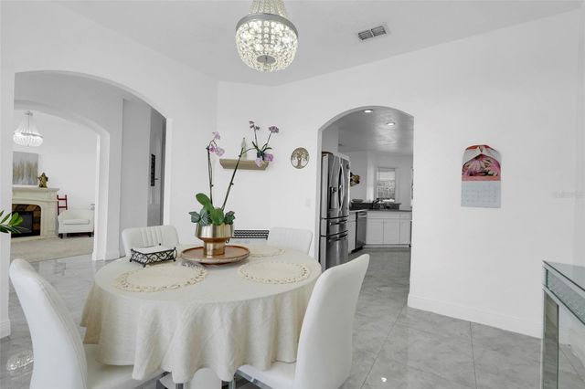 2735 BERKFORD CIRCLE, Lakeland, FL 33810