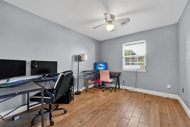 6818 NW Ferris Pl, Lawton, OK 73505