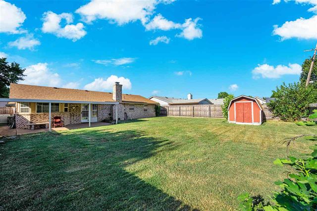 6818 NW Ferris Pl, Lawton, OK 73505