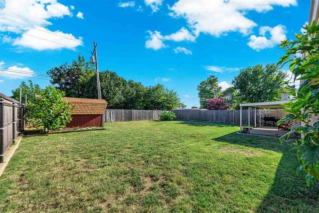 6818 NW Ferris Pl, Lawton, OK 73505