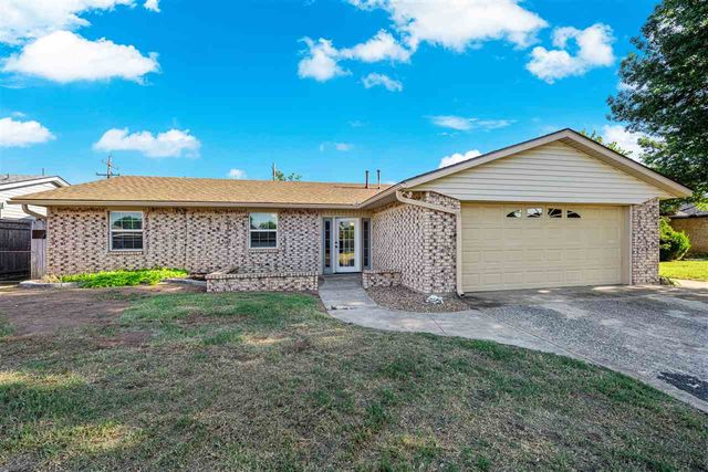 6818 NW Ferris Pl, Lawton, OK 73505