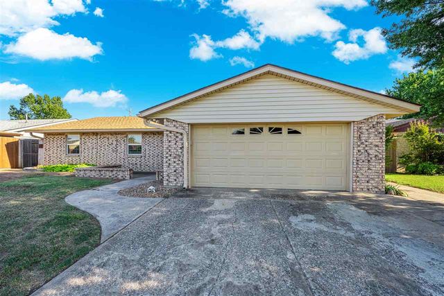 6818 NW Ferris Pl, Lawton, OK 73505