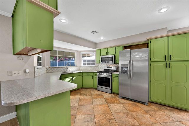 6818 NW Ferris Pl, Lawton, OK 73505