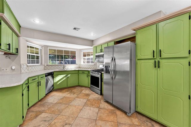 6818 NW Ferris Pl, Lawton, OK 73505