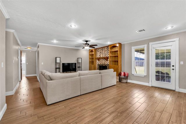 6818 NW Ferris Pl, Lawton, OK 73505