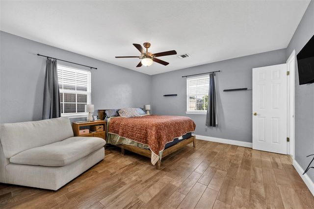6818 NW Ferris Pl, Lawton, OK 73505
