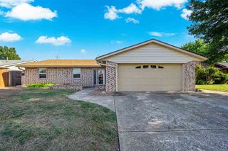 6818 NW Ferris Pl, Lawton, OK 73505