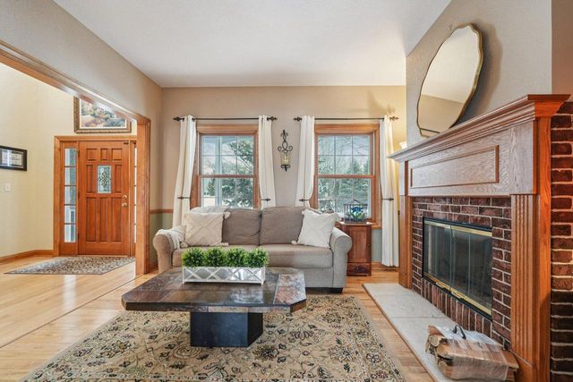 W291N4174 Prairie Wind CIRCLE S, Pewaukee, WI 53072